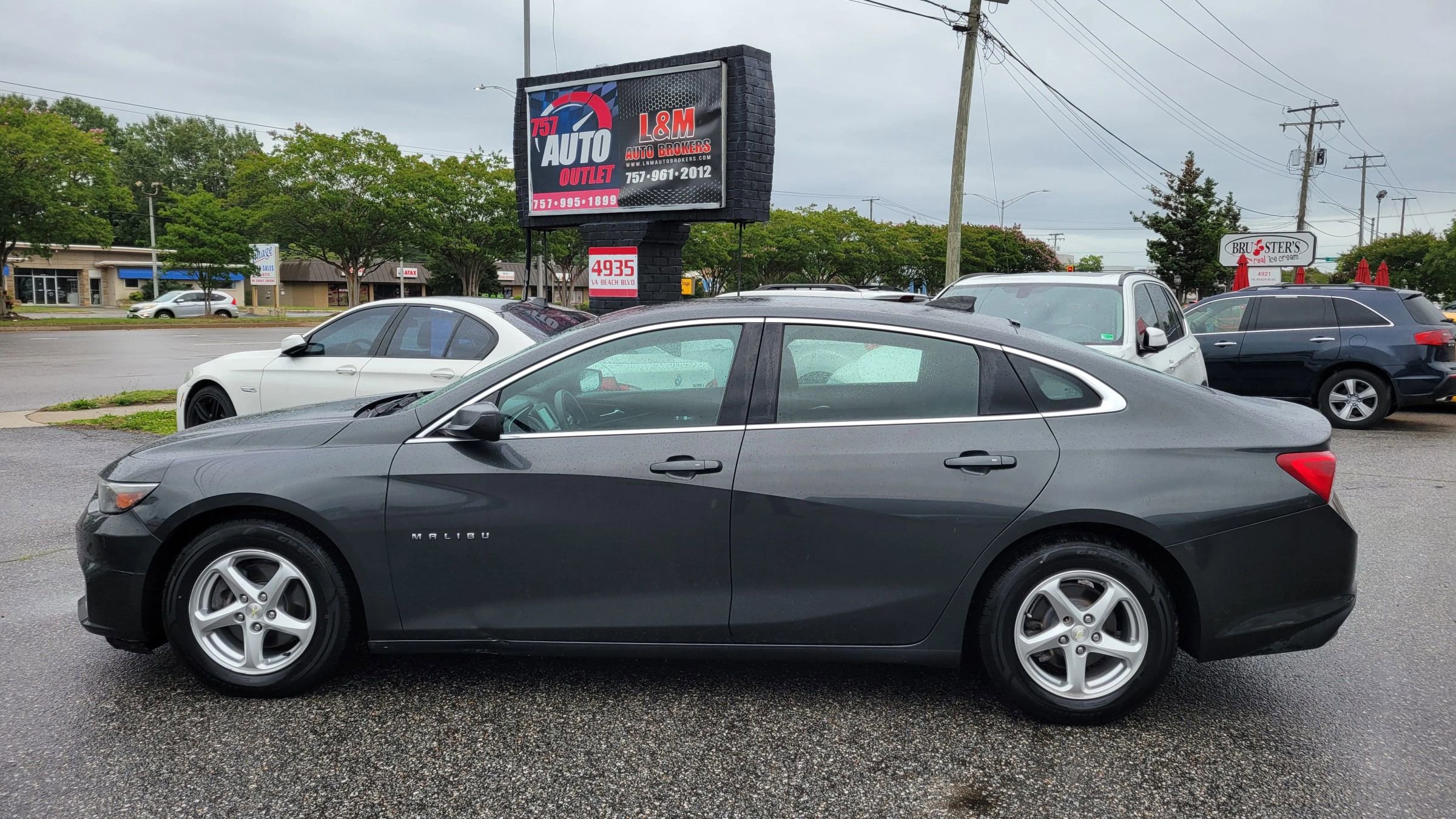Used 2017 Chevrolet Malibu LS image 2