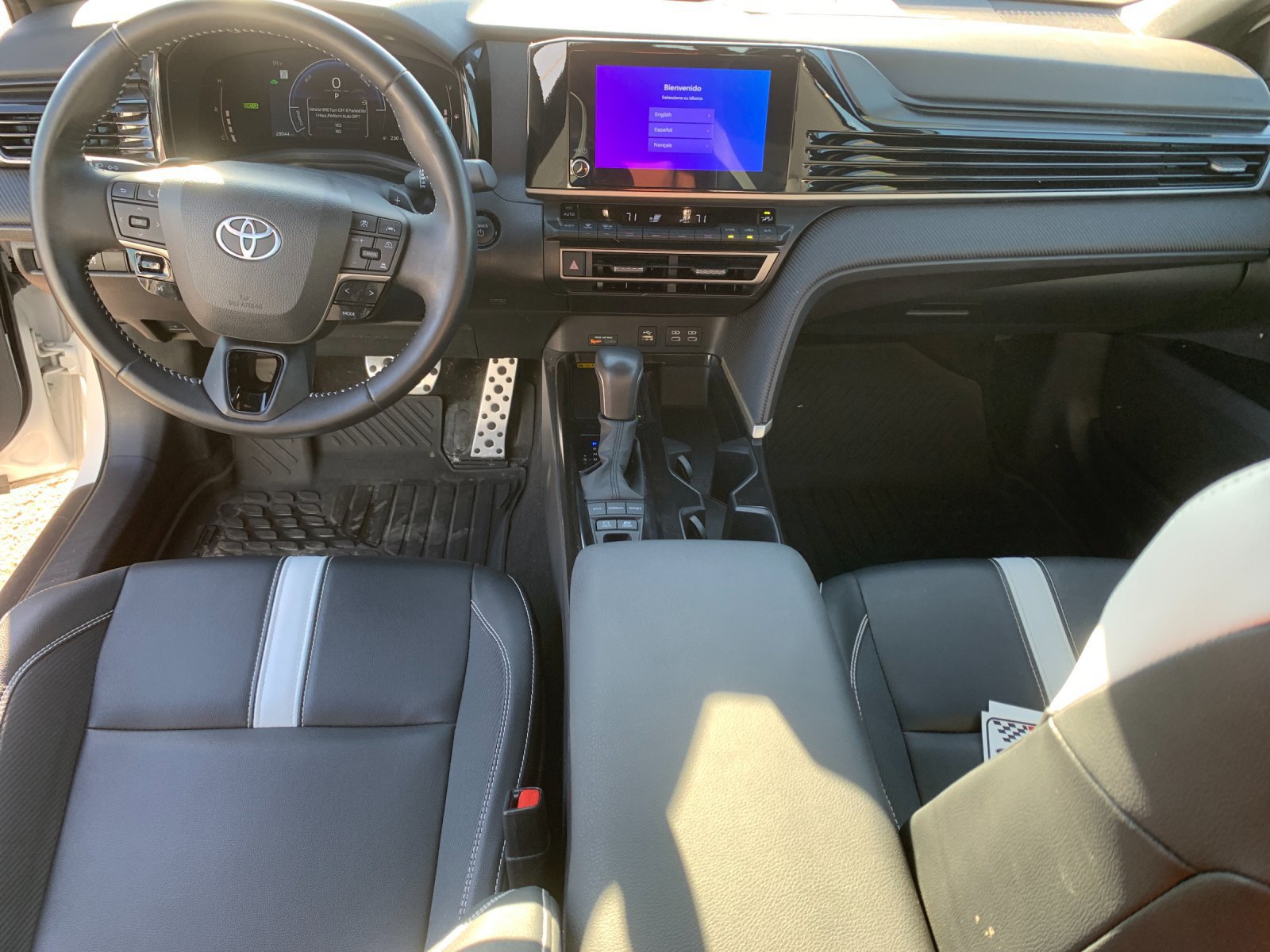 Used 2025 Toyota Camry SE w/ Convenience Package FWD image 17