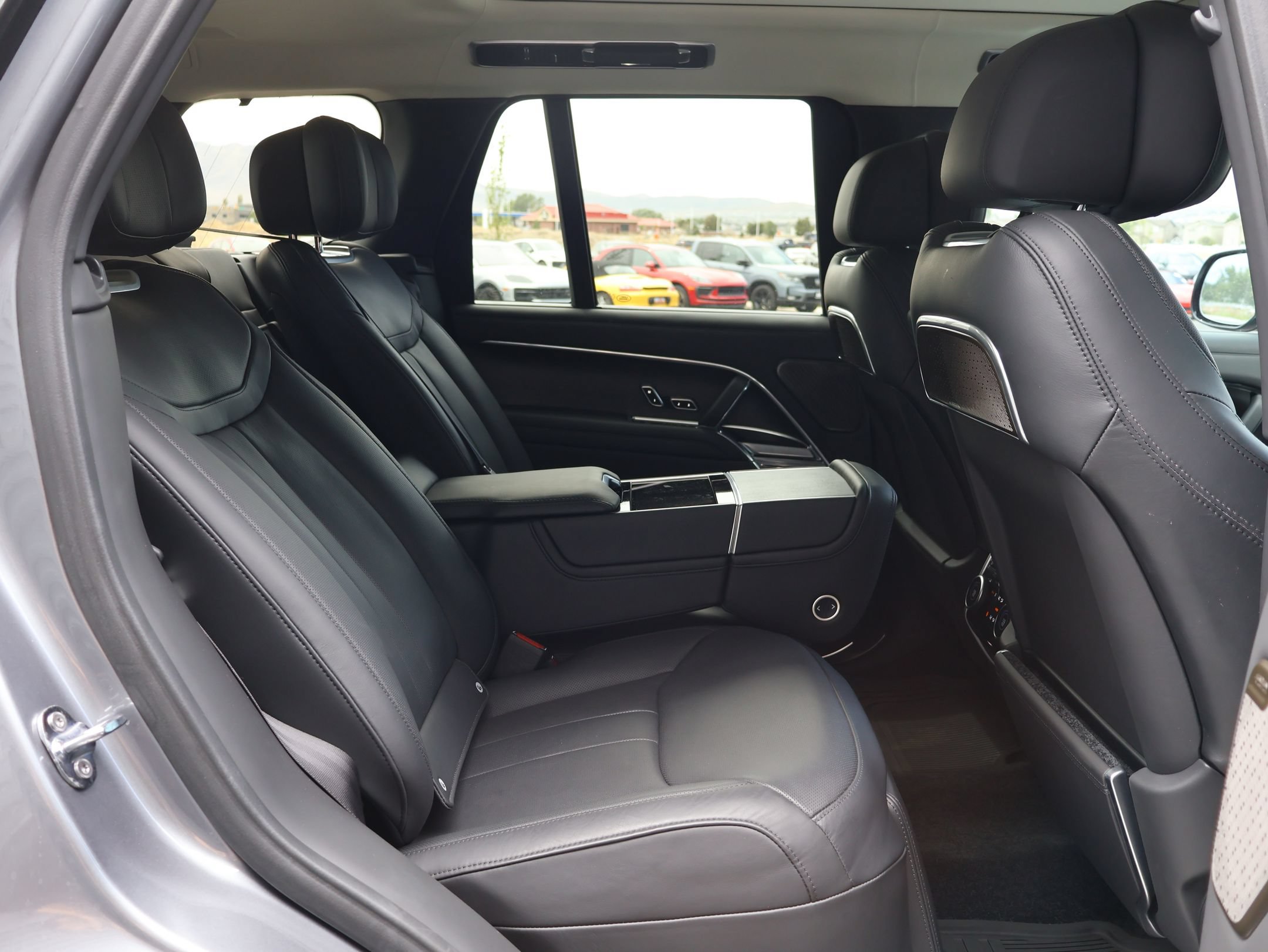 Used 2025 Land Rover Range Rover Autobiography AWD/4WD image 29