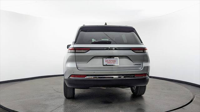 Used 2024 Jeep Grand Cherokee Laredo RWD image 7