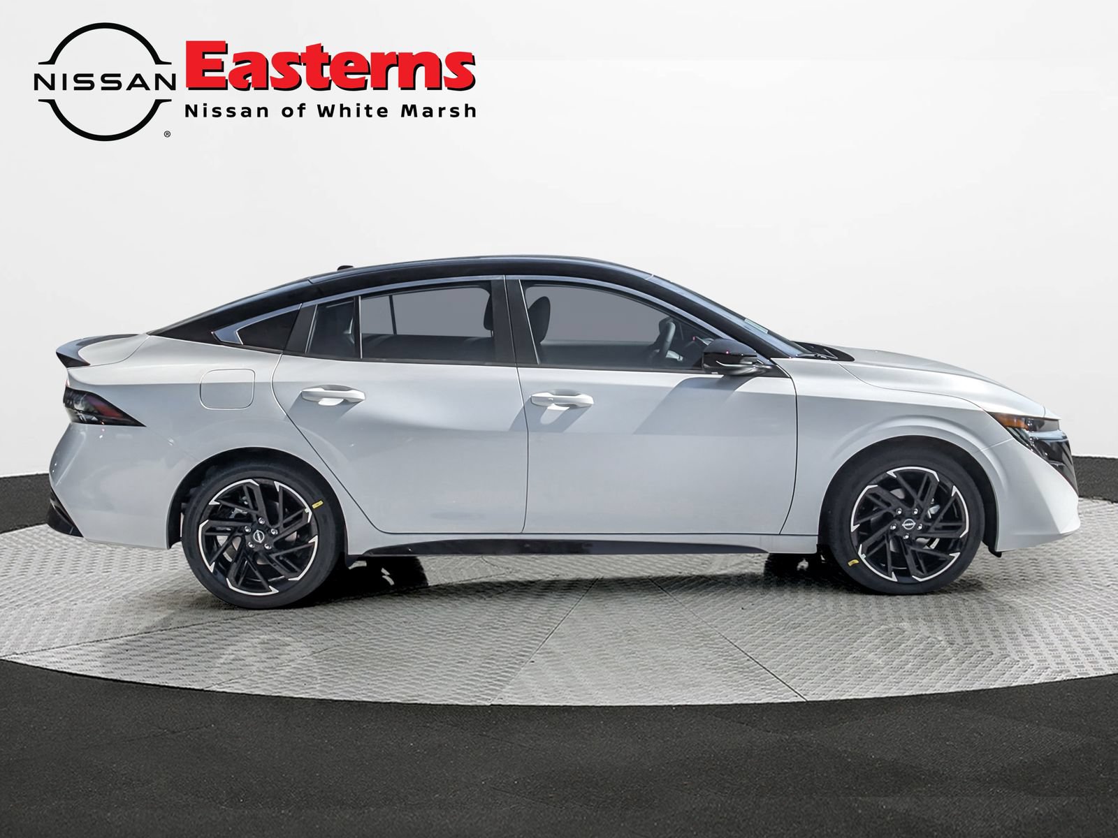 New 2027 Nissan Sentra SR w/ Floor Mat Package FWD image 5
