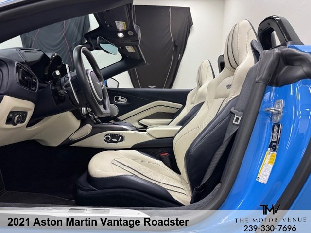 Used 2021 Aston Martin V8 Vantage Roadster RWD image 22