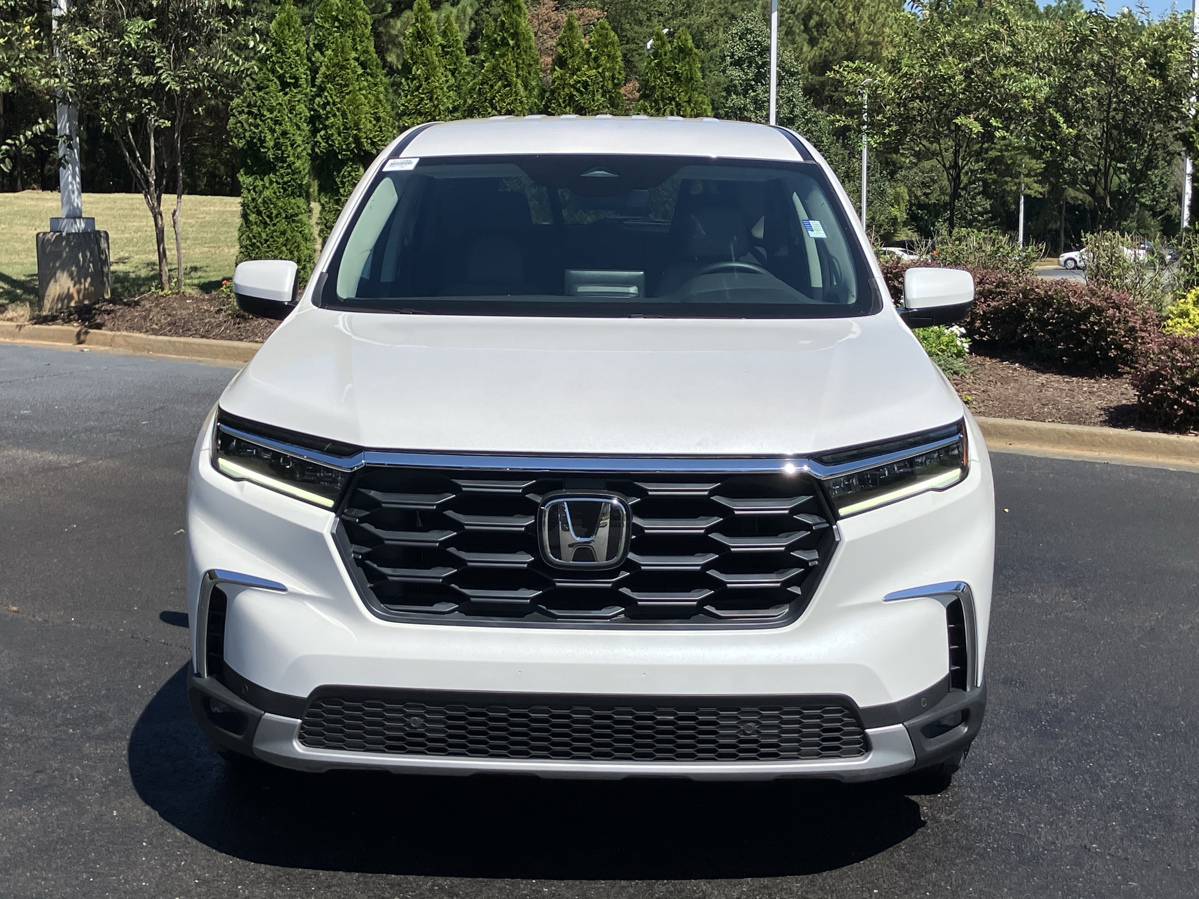 Used 2025 Honda Pilot EX-L image 3