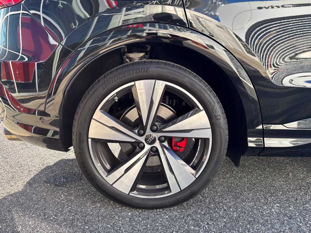 Used 2026 Audi SQ5 Prestige AWD/4WD image 11