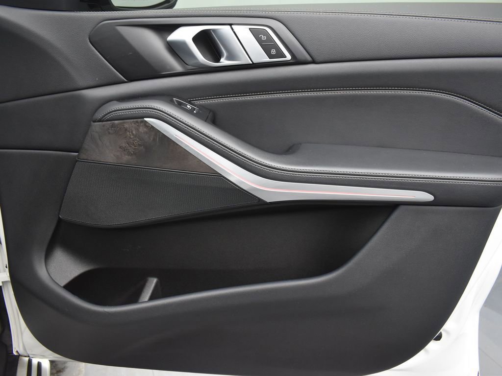 Used 2023 BMW X5 xDrive40i w/ Premium Package image 33