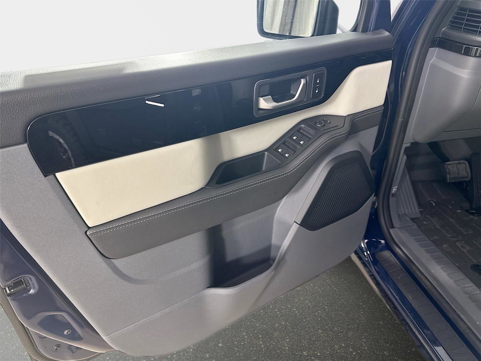 New 2025 INEOS Grenadier Fieldmaster Edition image 17