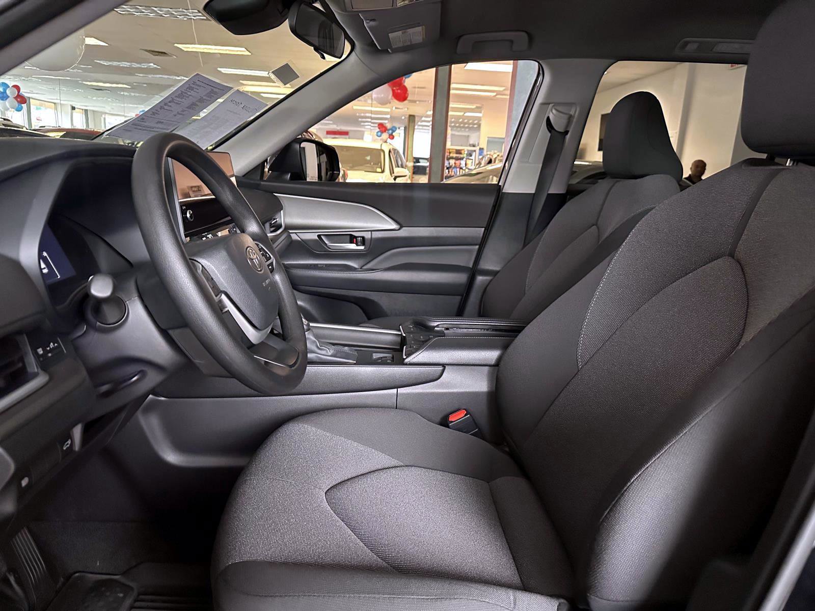 Used 2025 Toyota Grand Highlander AWD image 12