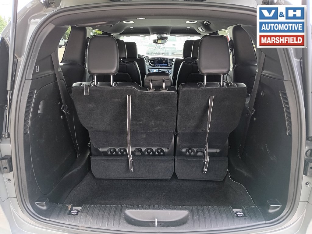 Used 2025 Chrysler Pacifica Select FWD image 30