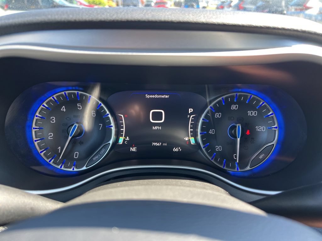 Used 2022 Chrysler Pacifica Touring-L w/ S Appearance Package AWD/4WD image 11