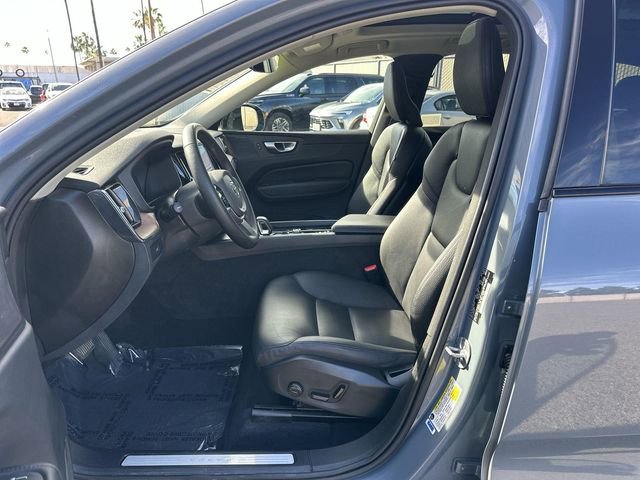 Used 2023 Volvo XC60 B5 Plus image 19