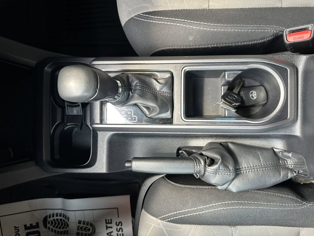 Used 2022 Toyota Tacoma TRD Off-Road AWD/4WD image 28