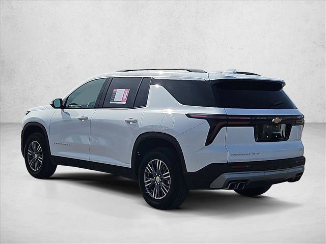 Used 2025 Chevrolet Traverse LT image 8