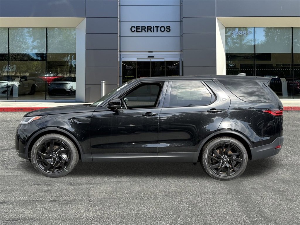 New 2025 Land Rover Discovery S image 9