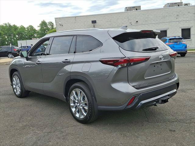 Certified 2026 Toyota Highlander Limited AWD/4WD image 24