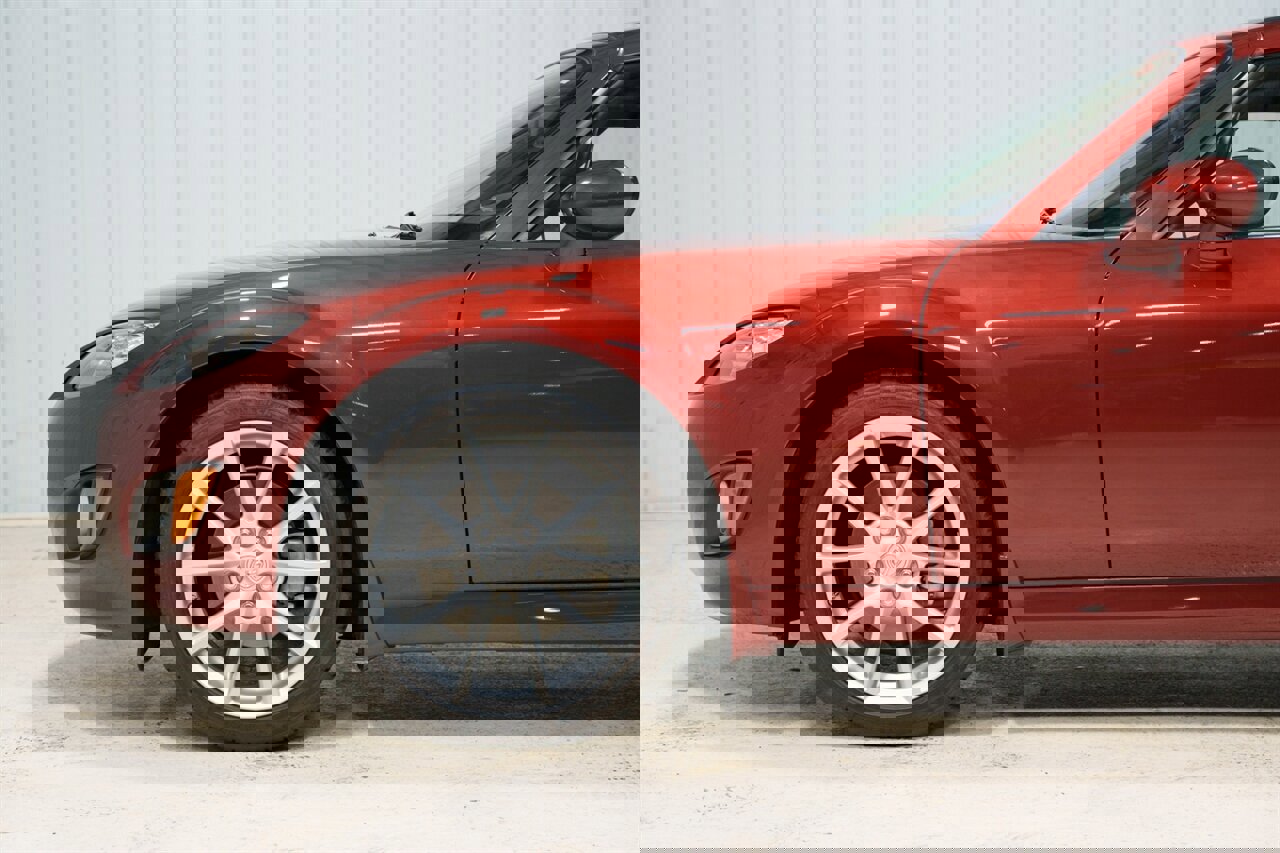 Used 2009 MAZDA MX-5 Miata Grand Touring w/ Premium Pkg image 3