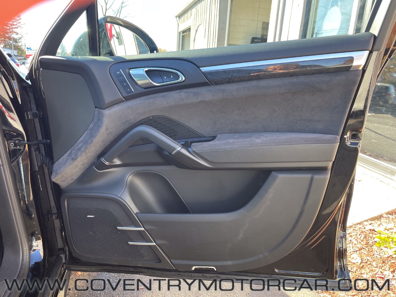 Used 2016 Porsche Cayenne GTS AWD/4WD image 38