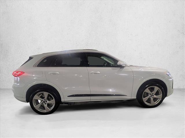 Certified 2025 Audi Q5 Premium Plus w/ Premium Plus image 4