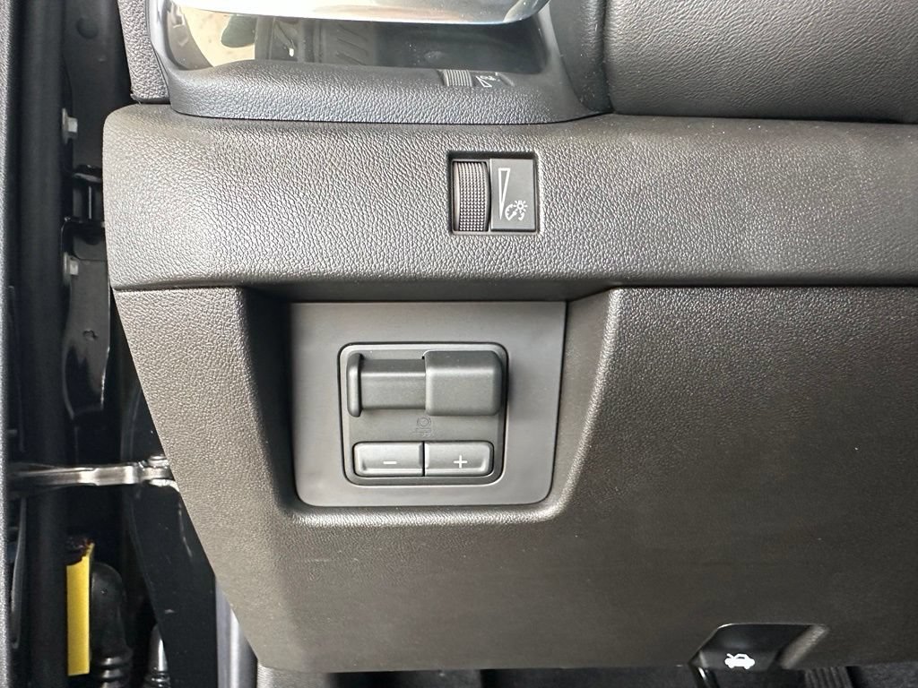 New 2026 GMC Canyon Elevation w/ Convenience Package RWD image 18