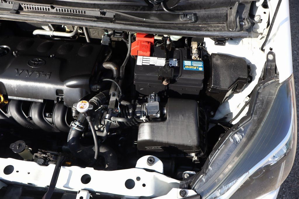 Used 2018 Toyota Yaris LE w/ Carpet Mat Package FWD image 13