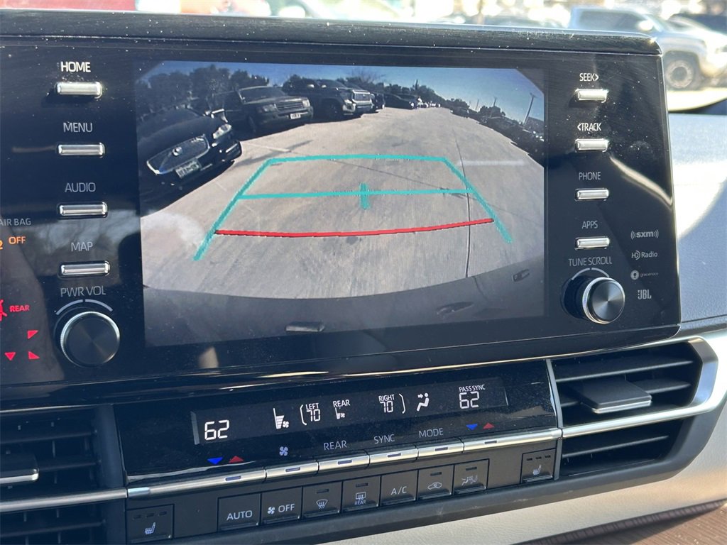 Used 2023 Toyota Sienna XLE image 41