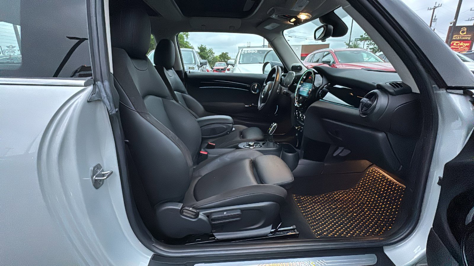 Used 2022 MINI Cooper SE image 19