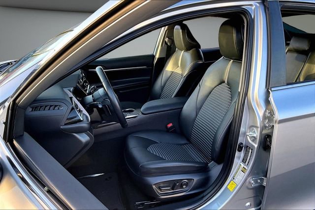Used 2023 Toyota Camry SE w/ Convenience Package image 20