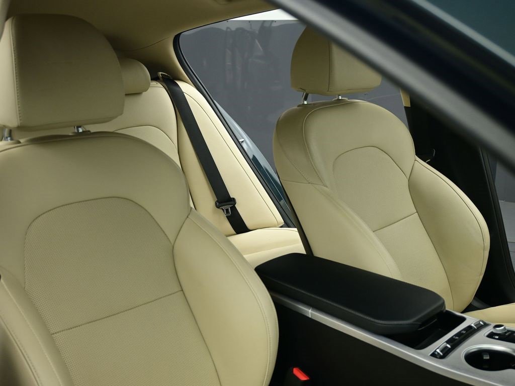 Certified 2022 Kia Stinger GT1 image 23