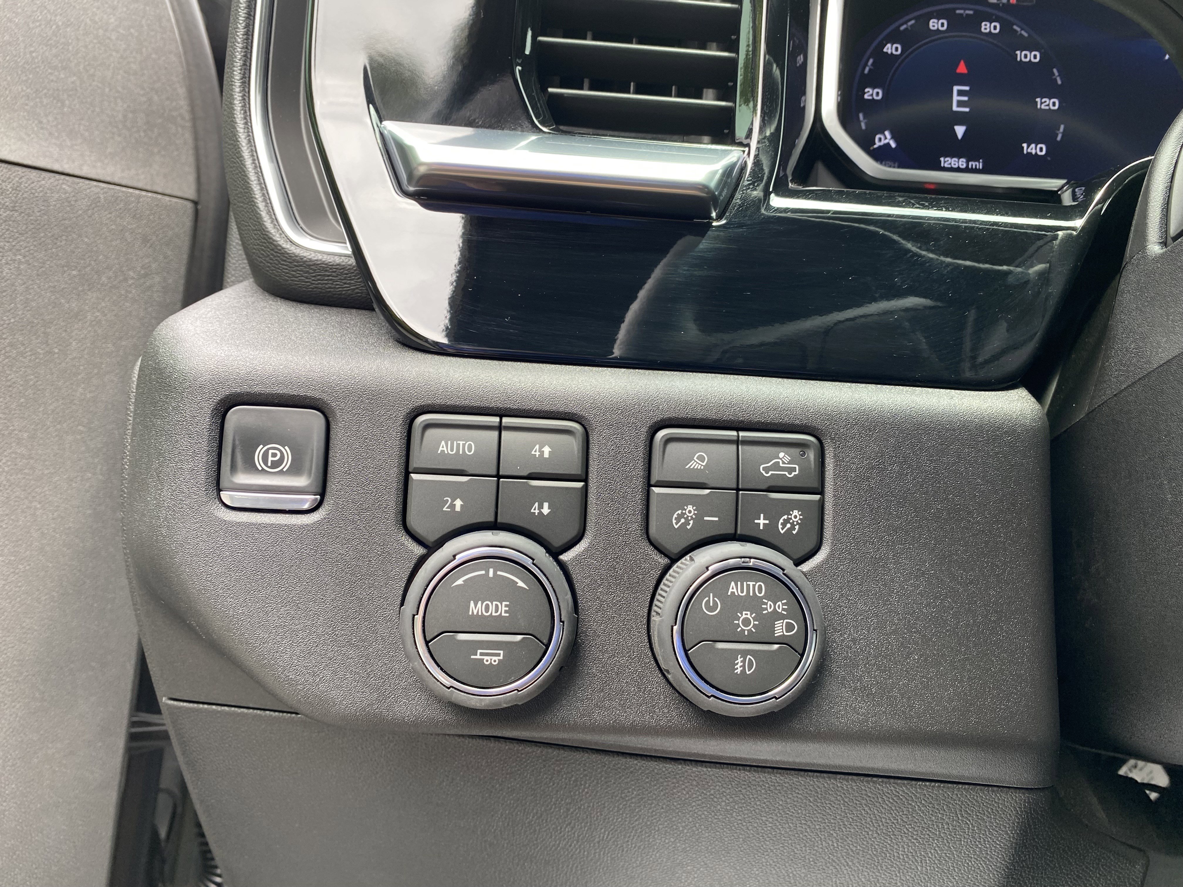 Used 2026 Chevrolet Silverado 2500 LTZ w/ Trail Boss Package AWD/4WD image 18