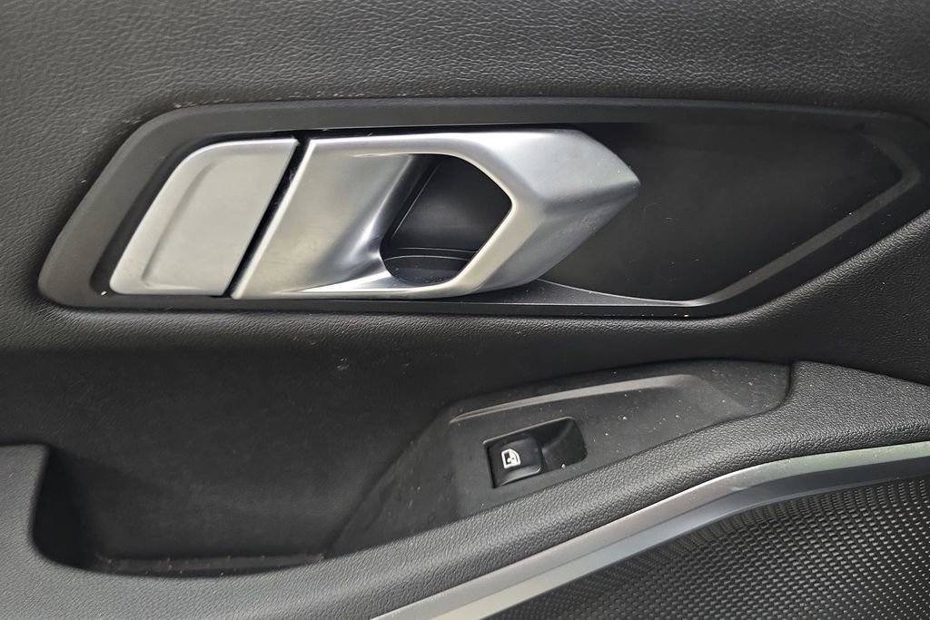 Certified 2021 BMW 330i xDrive Sedan w/ Driving Assistance Package image 26