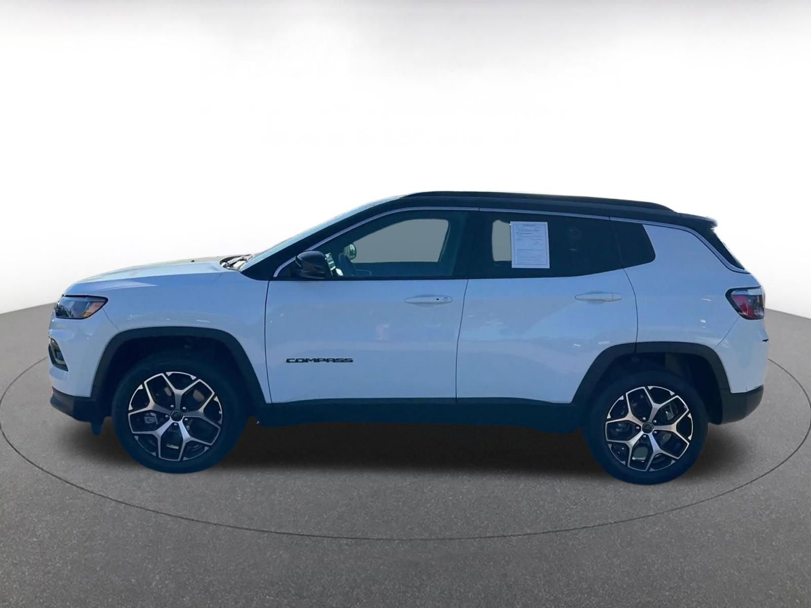 Used 2025 Jeep Compass Limited AWD/4WD image 9