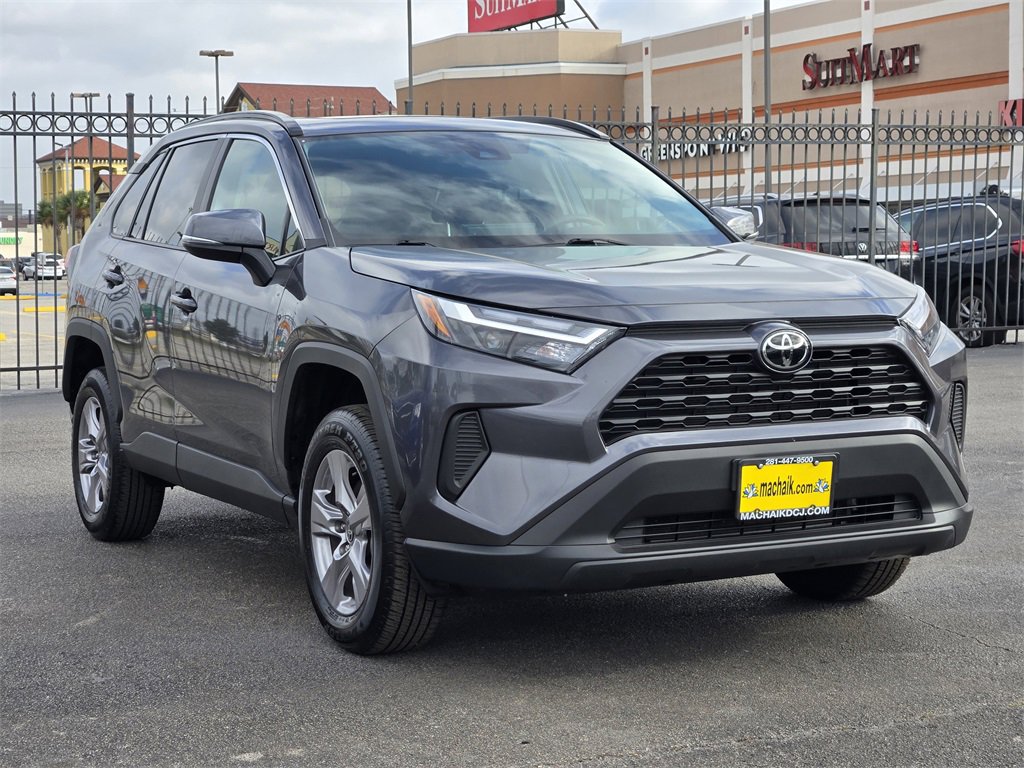 Used 2025 Toyota RAV4 XLE w/ Convenience Package image 3