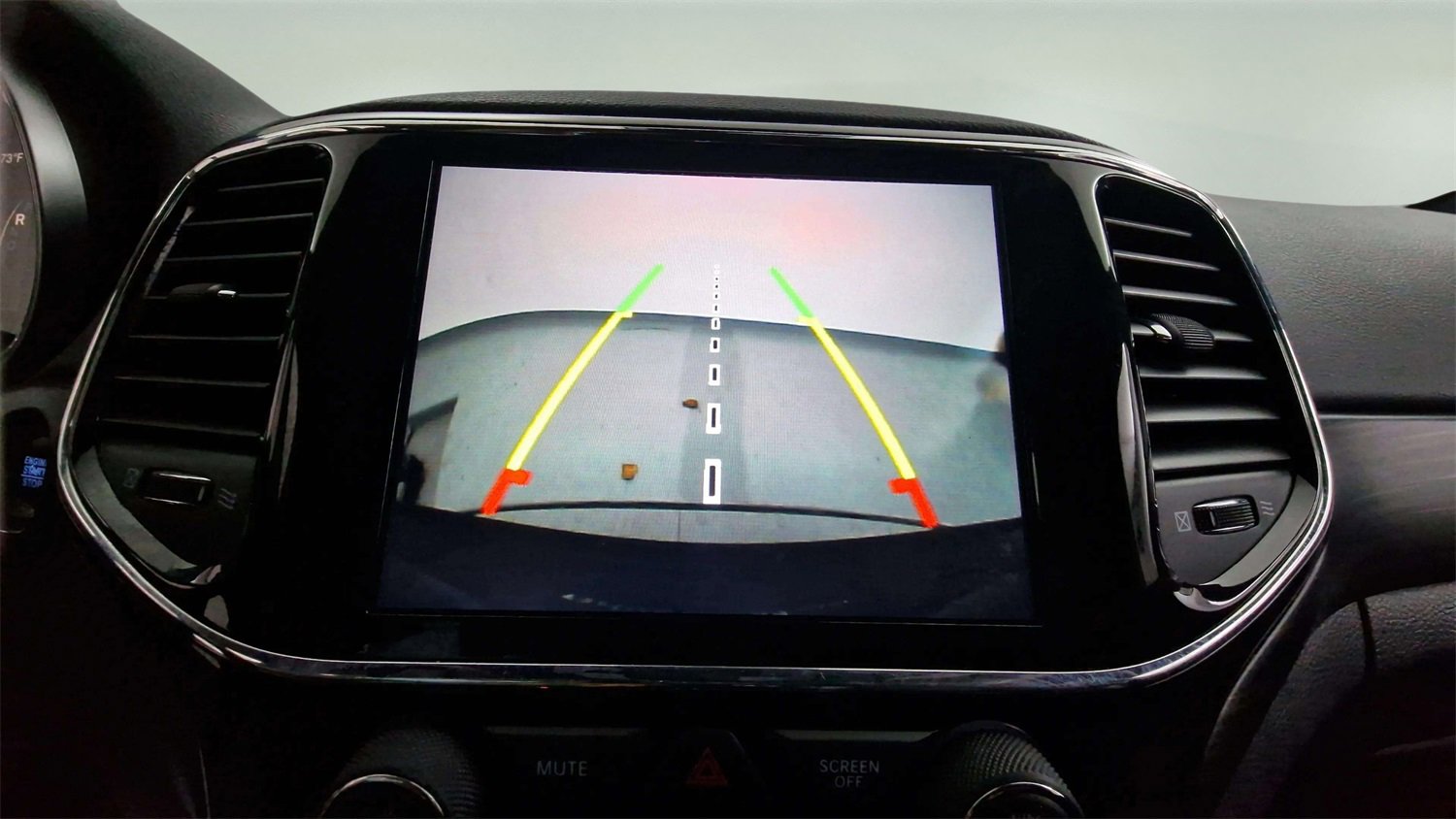 Used 2022 Jeep Grand Cherokee Laredo X image 14