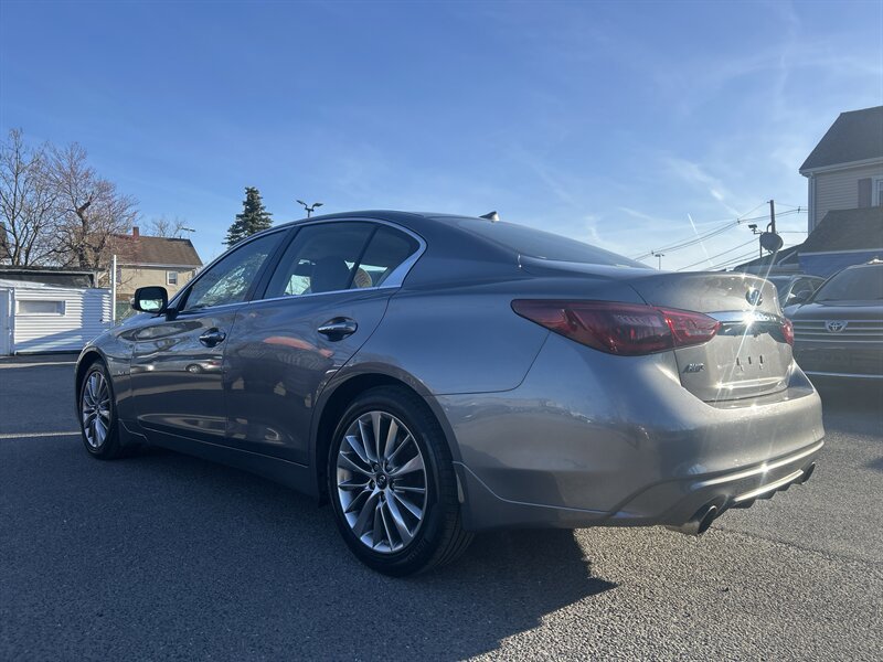 Used 2018 INFINITI Q50 Luxe w/ Essential Package (3.0T Luxe) AWD/4WD image 6