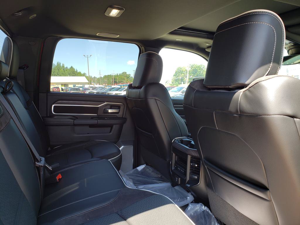 New 2026 RAM 2500 Laramie AWD/4WD image 16
