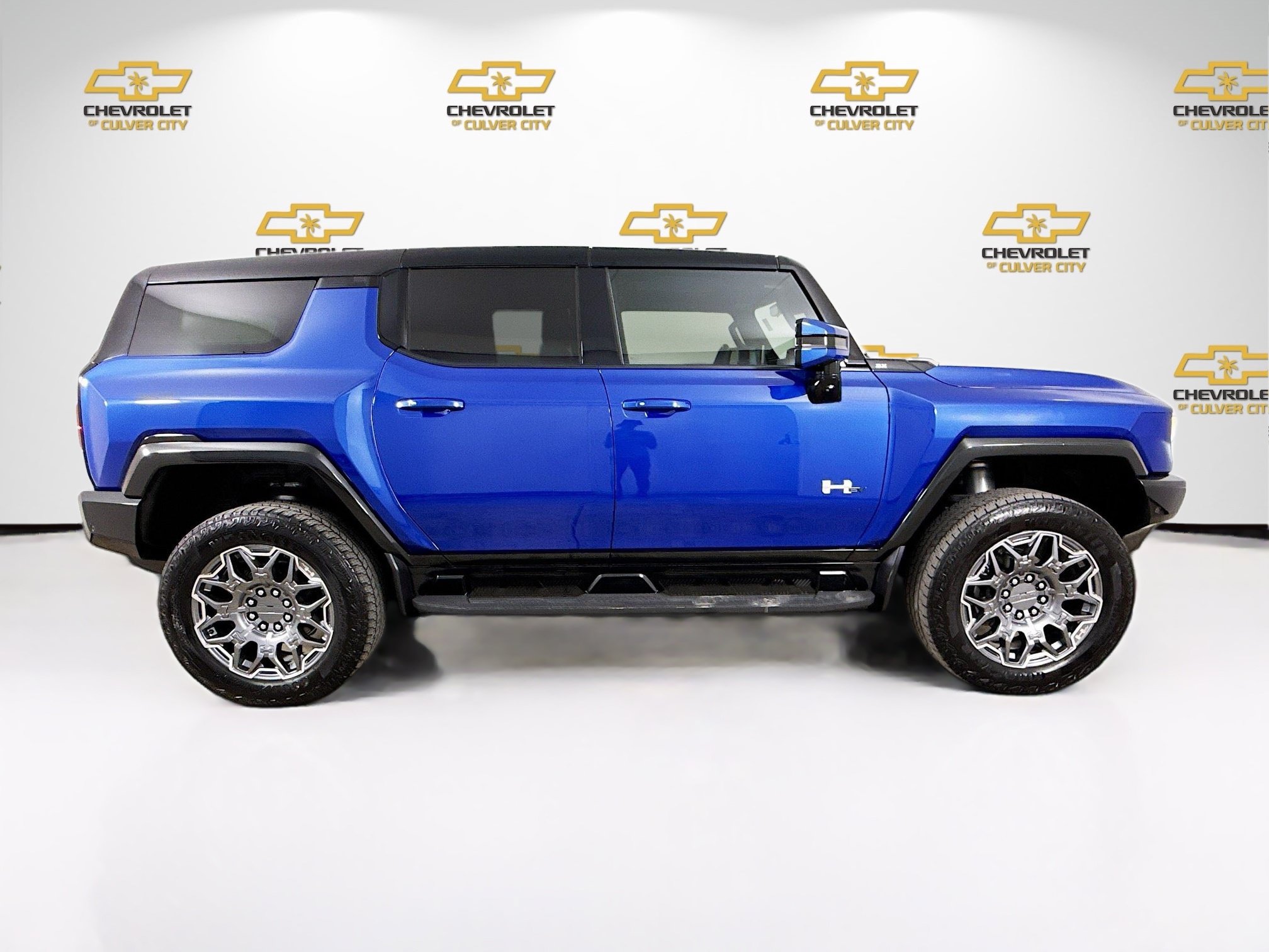Used 2024 GMC Hummer EV 3X AWD/4WD image 9