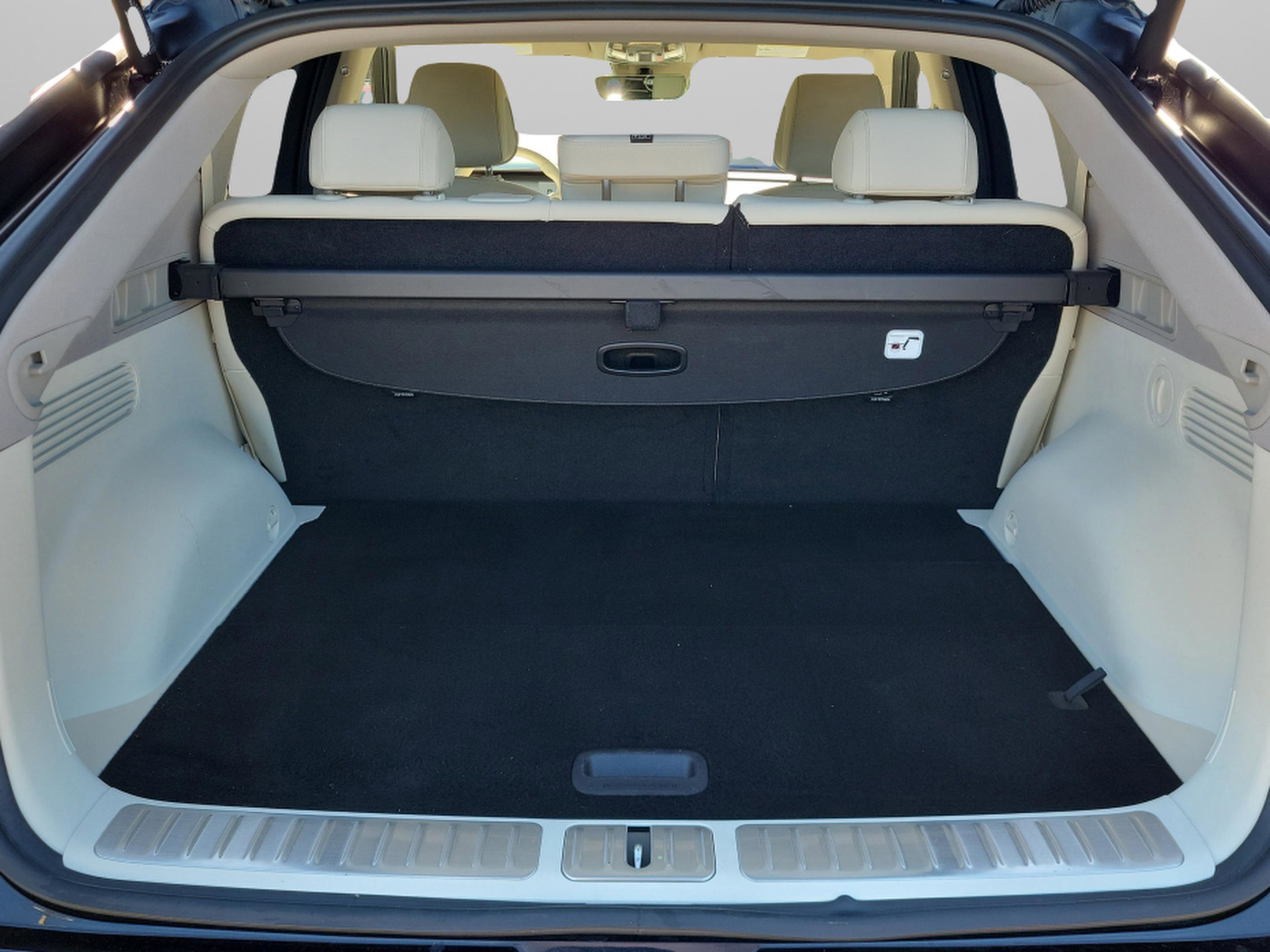 Used 2024 Genesis GV60 RWD image 11