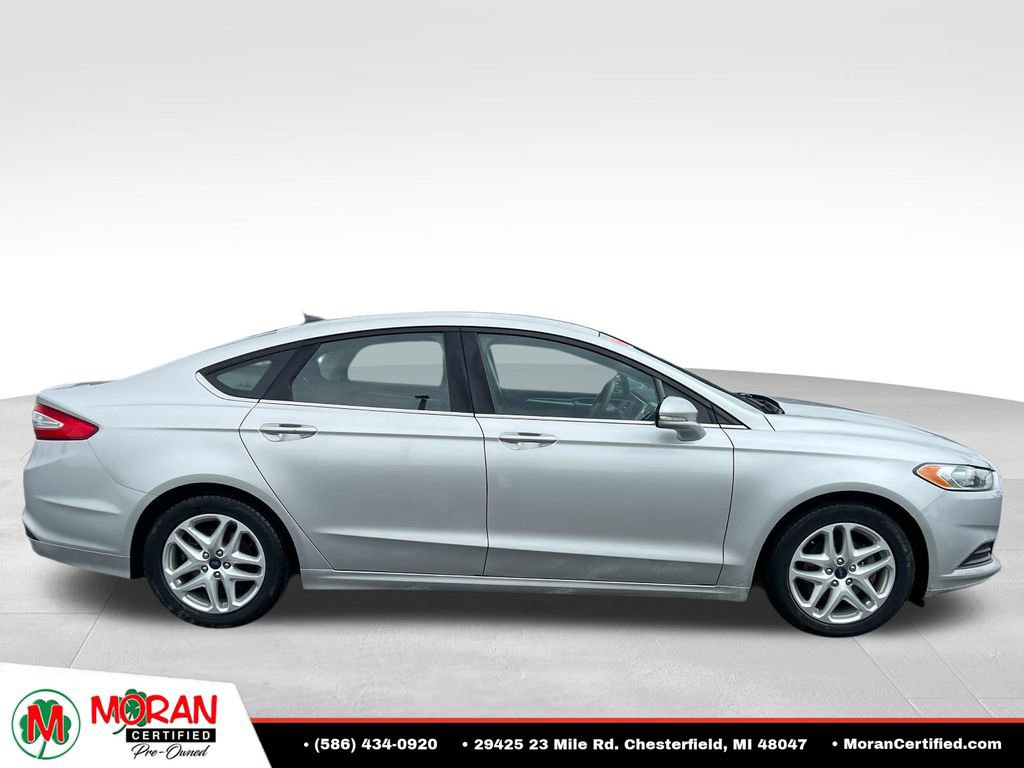 Used 2016 Ford Fusion SE FWD image 6