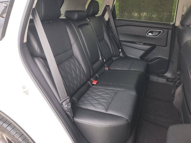 Certified 2024 Nissan Rogue Platinum w/ Platinum Premium Package FWD image 15