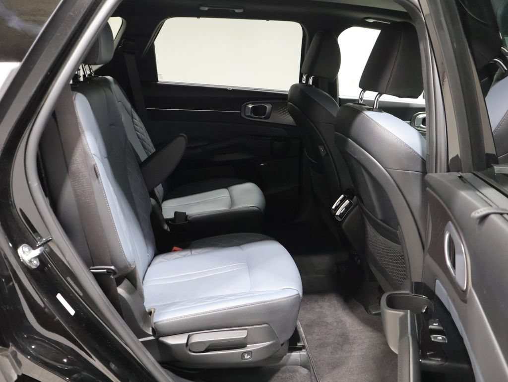 Used 2025 Kia Sorento SX Prestige AWD/4WD image 21