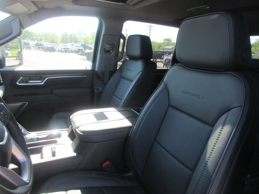 New 2026 GMC Sierra 3500 Denali w/ Denali Reserve Package AWD/4WD image 13