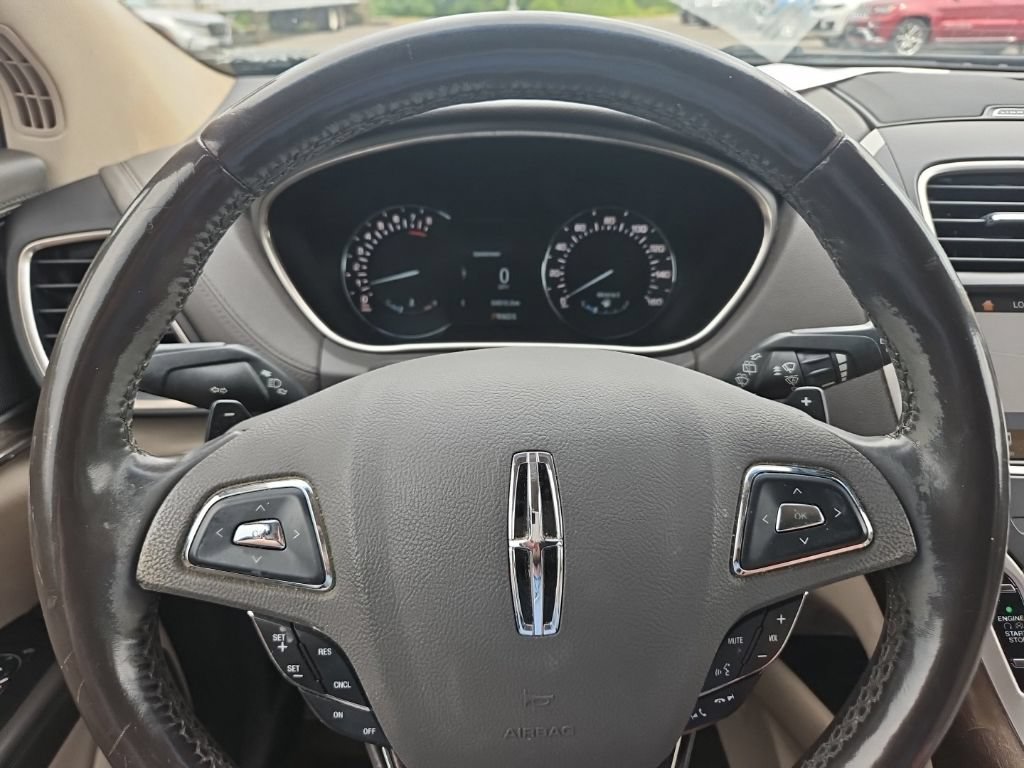 Used 2017 Lincoln MKX Reserve w/ Lincoln MKX Climate Package FWD image 17