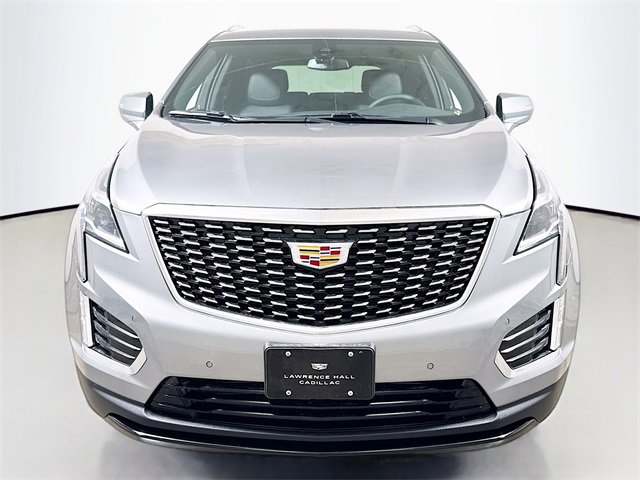 New 2025 Cadillac XT5 Luxury image 2
