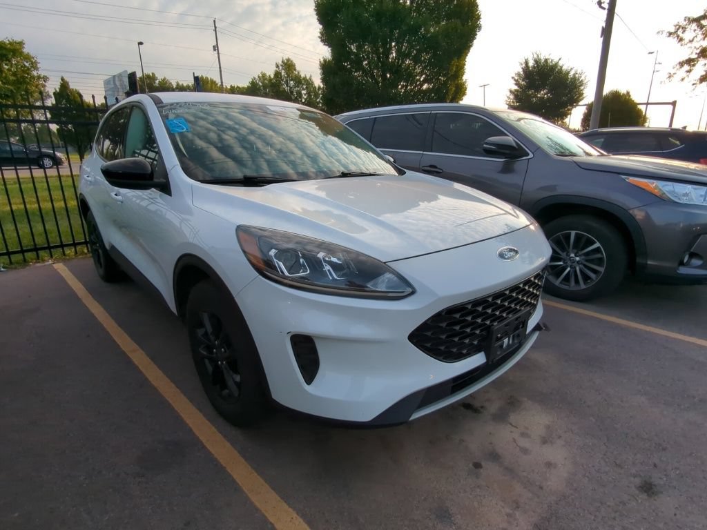 Used 2020 Ford Escape SE Sport AWD/4WD image 3