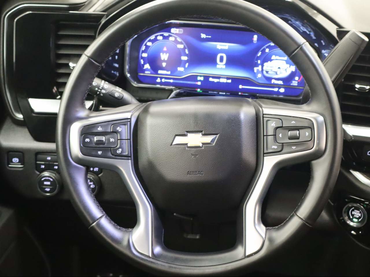 Used 2025 Chevrolet Silverado 2500 LT w/ Convenience Package AWD/4WD image 13