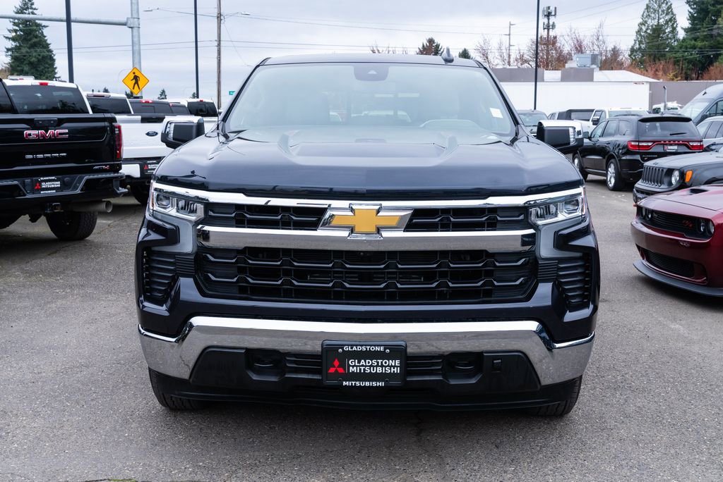 Used 2023 Chevrolet Silverado 1500 LT w/ Leather Package image 2
