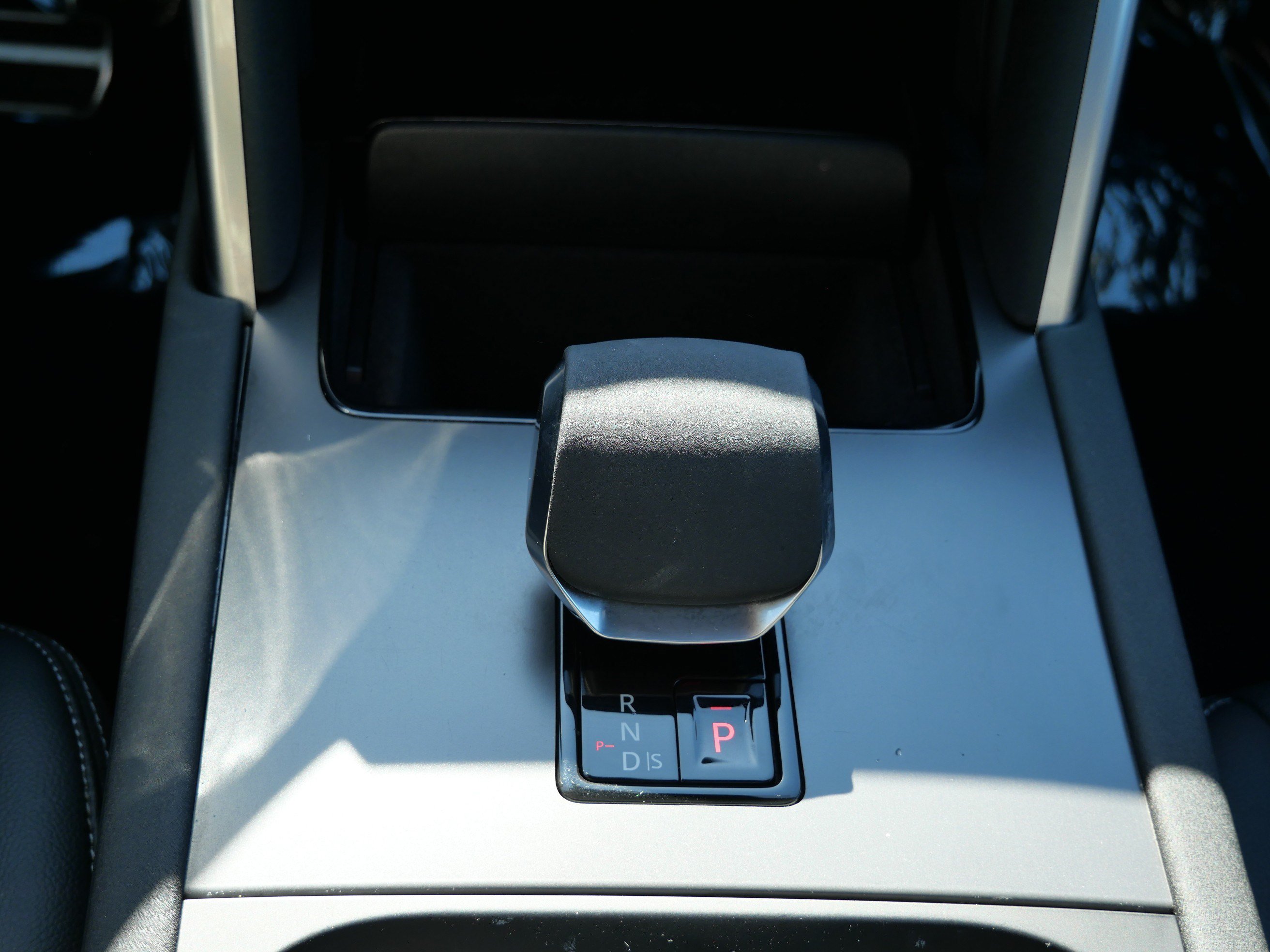 Used 2024 Land Rover Discovery Sport Dynamic SE AWD/4WD image 21