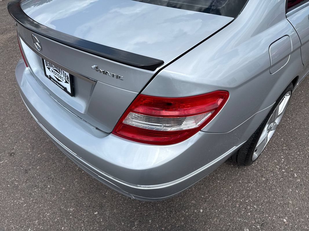 Used 2009 Mercedes-Benz C 300 Sedan image 12