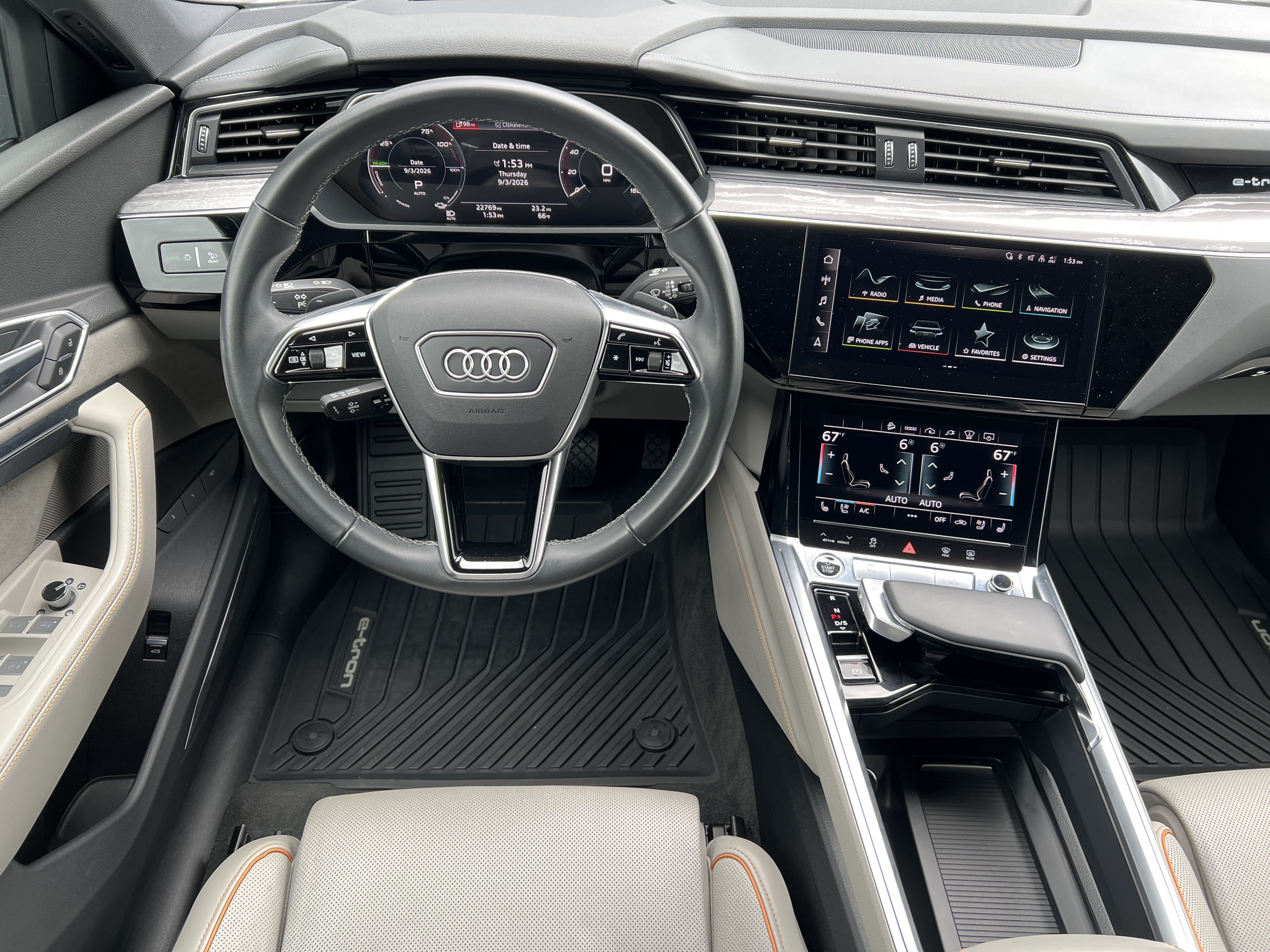 Used 2022 Audi e-tron Chronos AWD/4WD image 32