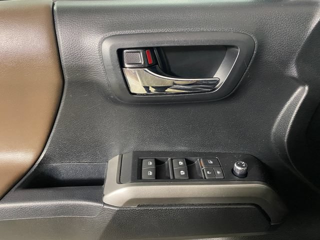 Used 2017 Toyota Tacoma Limited w/ Tow Package AWD/4WD image 21