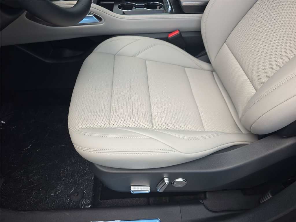 New 2026 Lincoln Nautilus Premier AWD/4WD image 15